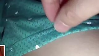 Японскую шлюху лапают